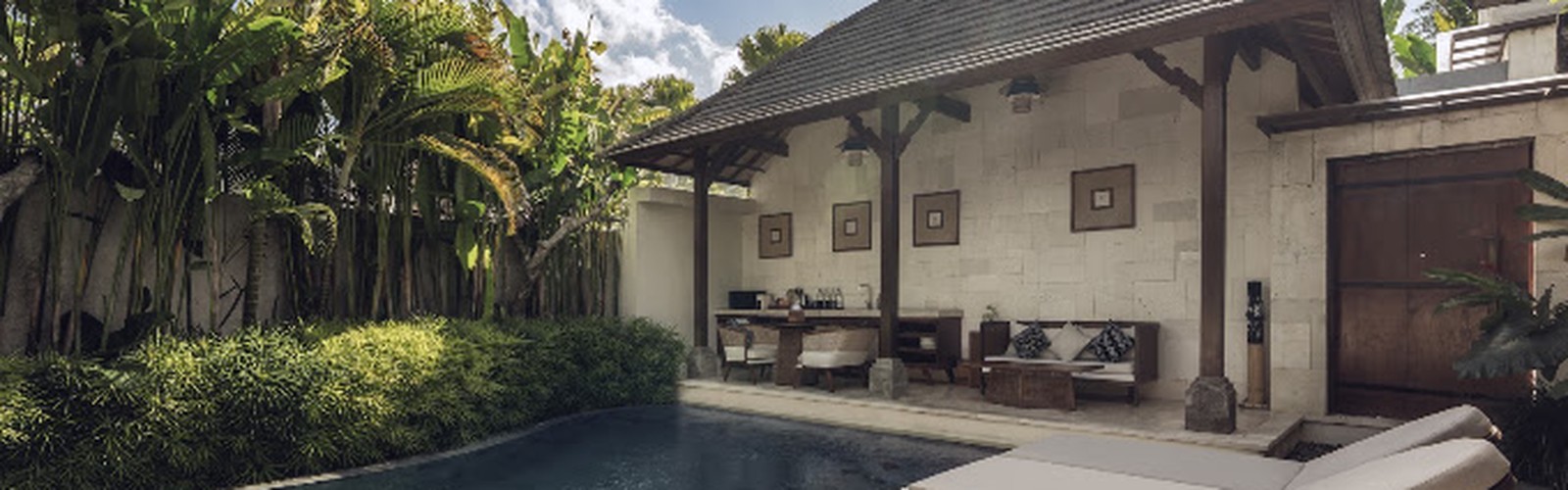 Kolam renang Asvara Villa Ubud